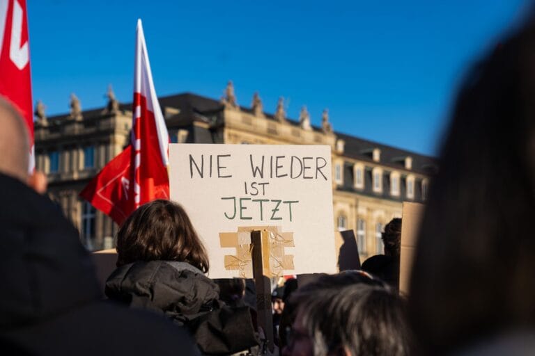 Protestujący z