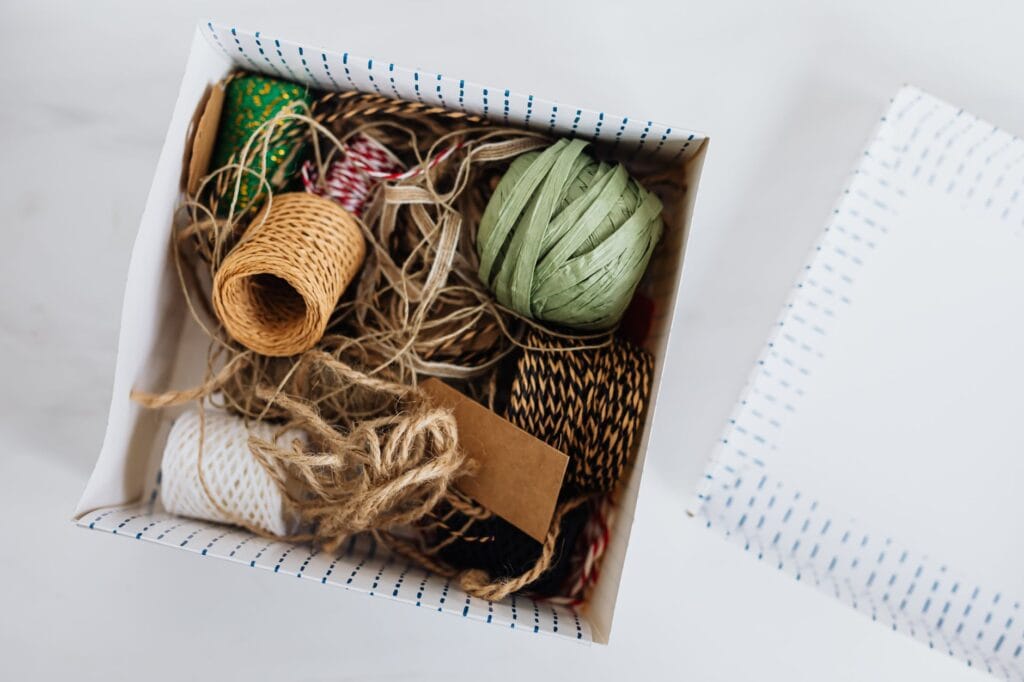 Pudełka z recyklingu do przechowywania – 7 projektów z kartonów po produktach